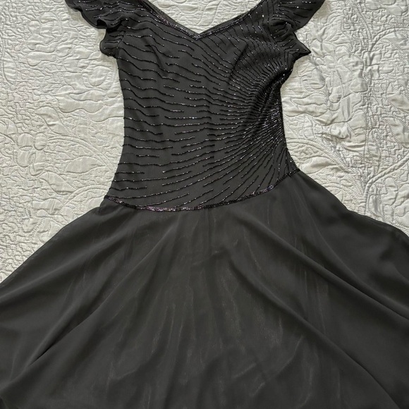 LA MADONA BEADED VAUDEVILLE STYLE DRESS - Picture 2 of 6